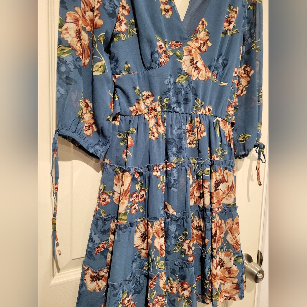 Speechless Juniors Blue Floral Tiered Skater Dress - NEEDS REPAIR Small - Picture 2 of 7